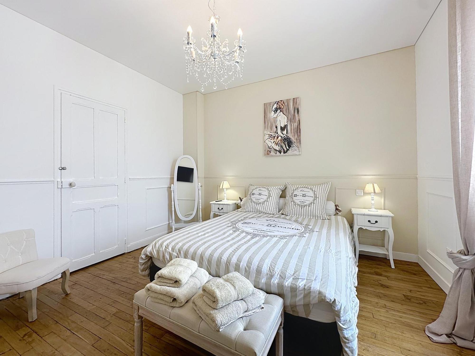 Charmante Maison 2 Chambres Avec Cour Et Jardin Sainte-Savine Екстер'єр фото